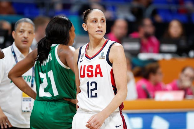 The USA women's team plays Nigeria in the quarter-final of the 2018 Women's Basketball World Cup in Tenerife, Spain. (Photo by Catherine Steenkeste/NBAE via Getty Images).