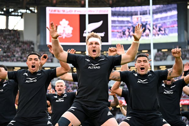 Sam Cane of New Zealand leads the Haka prior to the international test match against Japan on October 29, 2022 (by Kenta Harada/Getty Images)