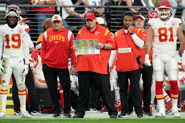 Kansas City Chiefs head coach Andy Reid wearing a headset during an NFL game (Getty Images)