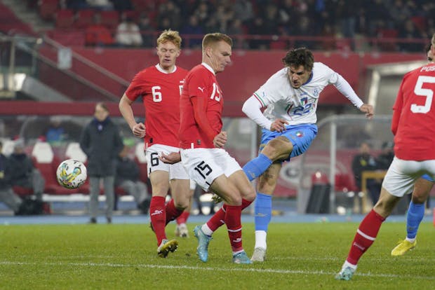 Philipp Lienhart of Austria and Nicolo Zaniolo of Italy during the friendly match on November 20, 2022 (by Guenther Iby/SEPA.Media /Getty Images)