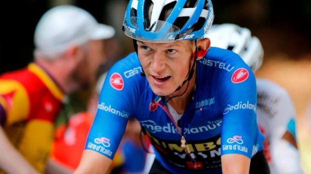 Koen Bouwman of the Netherlands and Team Jumbo-Visma wears the blue jersey during the 105th Giro d'Italia 2022. (Photo by Sara Cavallini/Getty Images)