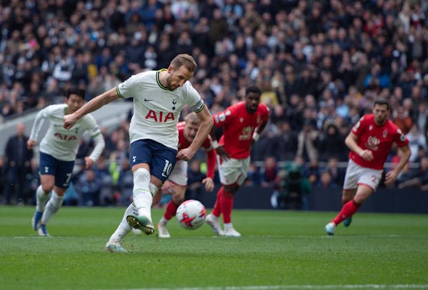 Harry Kane of Tottenham Hotspur scores from the penalty spot during the Premier League match against Nottingham Forest on March 11, 2023 (Visionhaus/Getty Images)