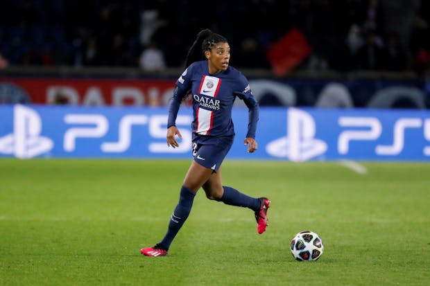 Ashley Lawrence of Paris Saint-Germain controls the ball during the Women's Champions League quarter-final 1st leg match against VfL Wolfsburg. (Photo by Catherine Steenkeste/Getty Images).